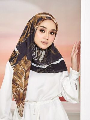 Lathea (Flaxen Black)