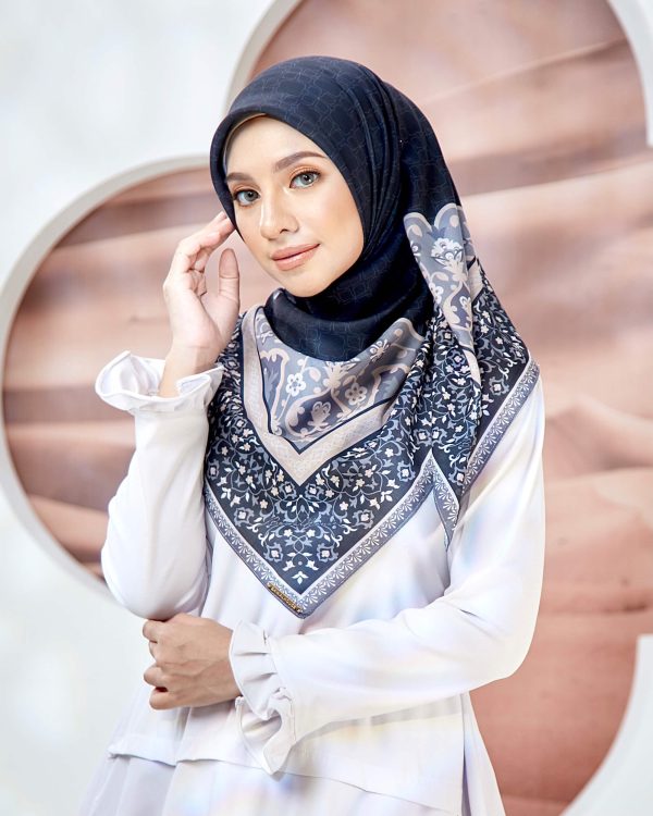 Haniya (Roses Black) - Image 3