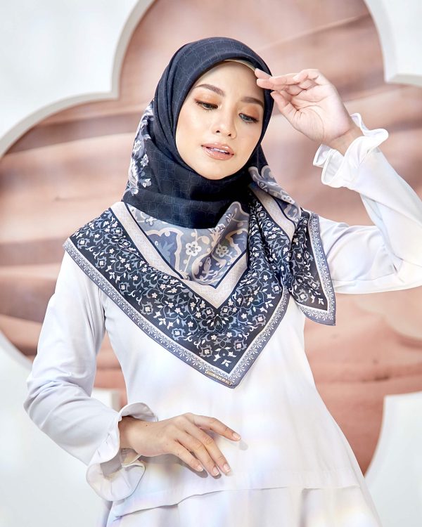 Haniya (Roses Black) - Image 2