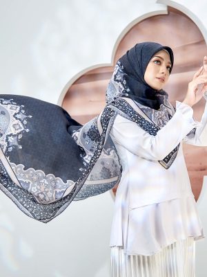 Haniya (Roses Black)