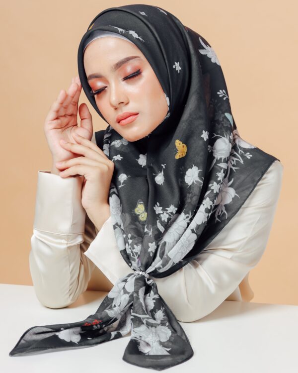 Farasha (Black Swallowtail) BUY 1 FREE 1