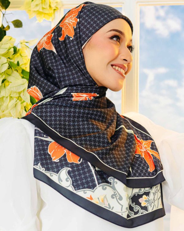 BH13 Satin Seloka Raya (Rust Black) - Image 2