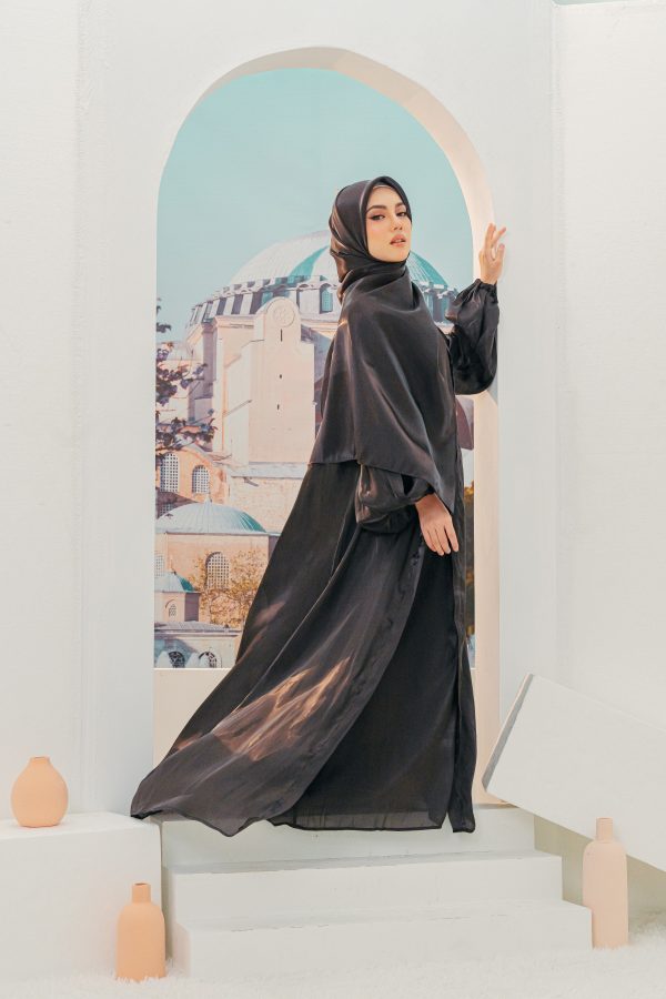 Inaya Abaya (Black)