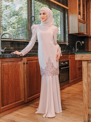 L02 Kurung Dahlia (Nude)