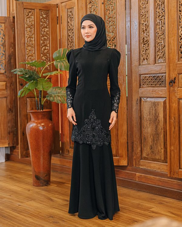 L01 Kurung Dahlia (Black)