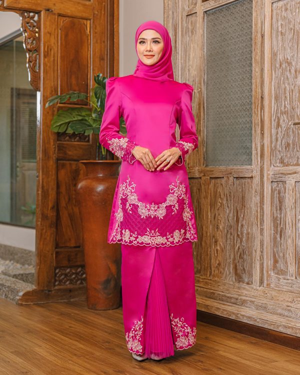 L06 Kurung Teeja (Magenta)