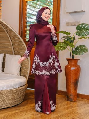 L05 Kurung Teeja (Wine)