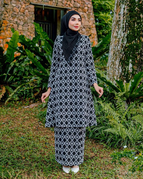BH12 Kurung Ratna (Black)