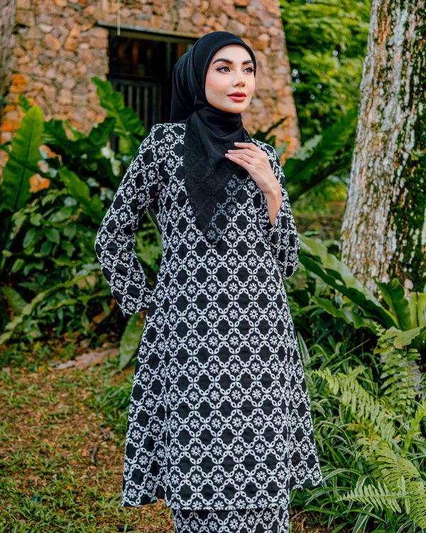 BH12 Kurung Ratna (Black) - Image 2