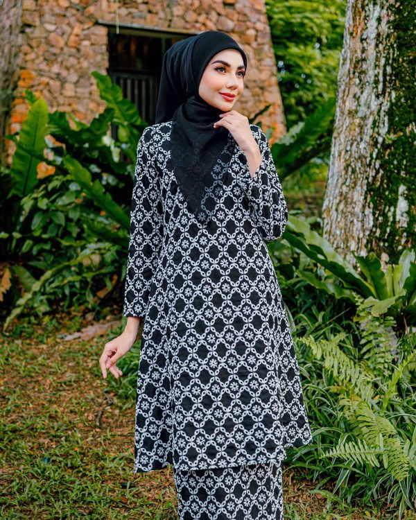 BH12 Kurung Ratna (Black) - Image 4
