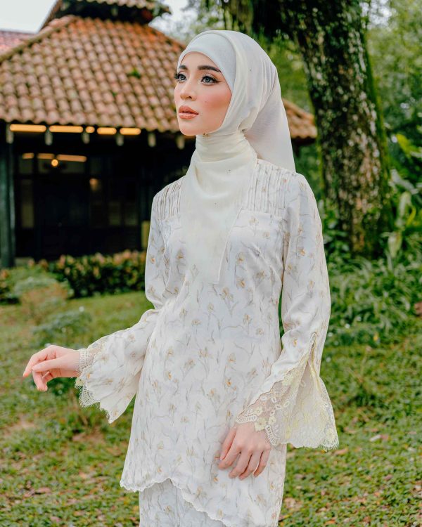 BH18 Kurung Sofea (Cream) - Image 4