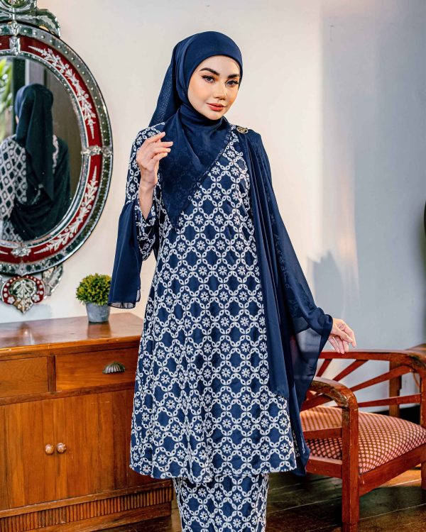 BH13 Kurung Ratna (Navy Blue) - Image 4