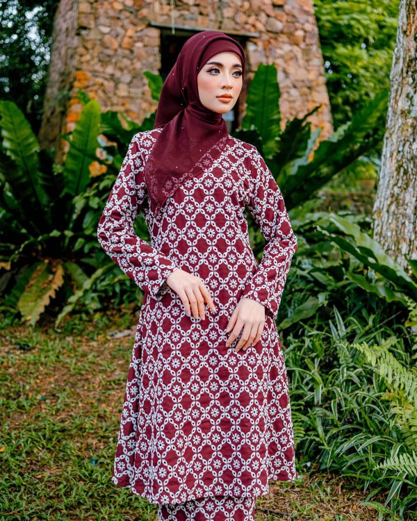 BH16 Kurung Ratna (Red Maroon) - Image 2