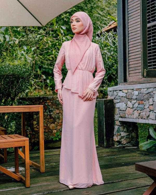 BH29 Sandra Dress (Light Pink)