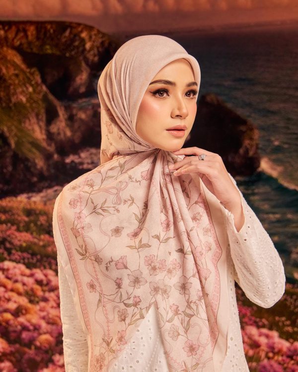 BH10 Evelyn (Fairy Pink) - Image 4