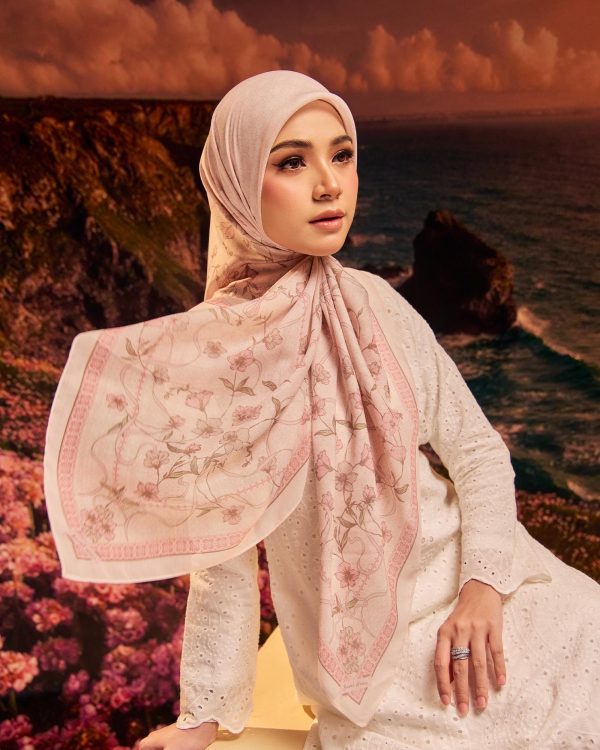 BH10 Evelyn (Fairy Pink)