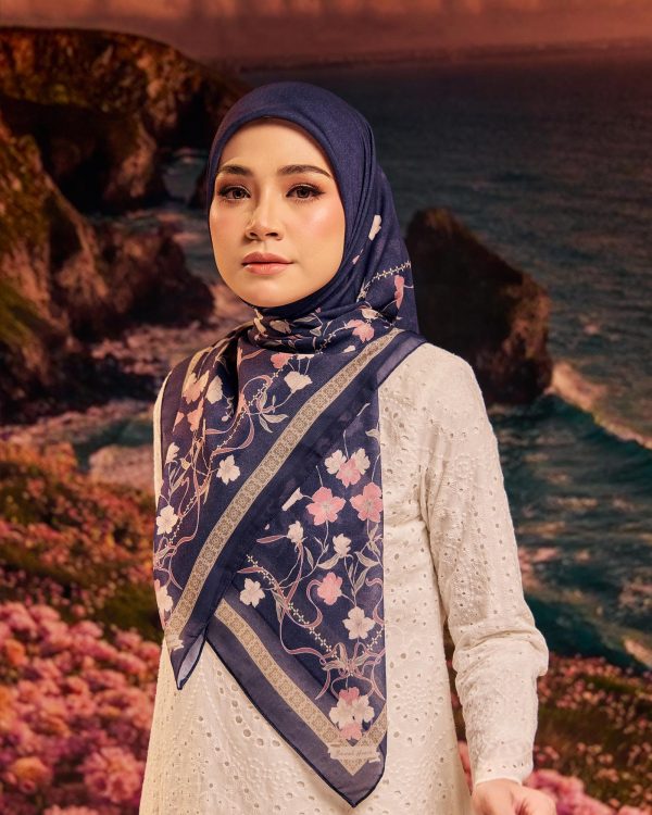 BH07 Evelyn (Indigo Blue)