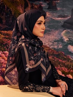 BH06 Evelyn (Magical Black)