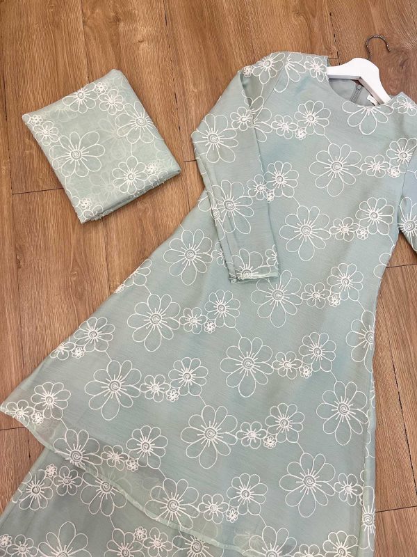 BH04 Kurung Laura ( Mint Green ) - Image 4